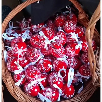Fa hímes tojás szatén szalaggal 10 db